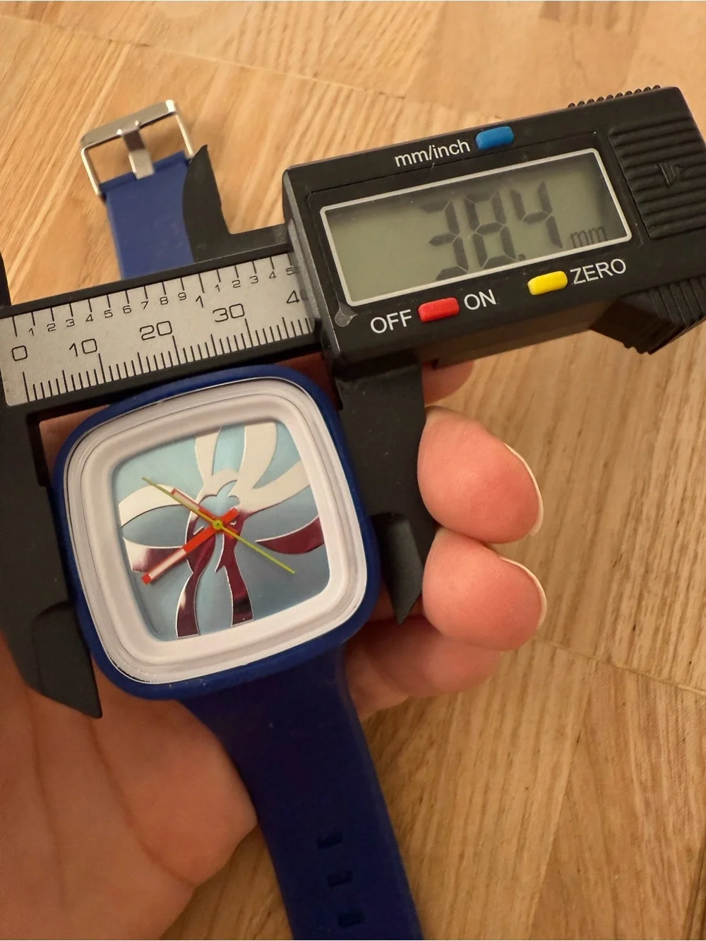 Crow square dial blue silicone strap NEW BATTERY